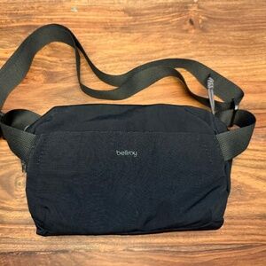 NWOT BELLROY VENTURE SLING 6L in Black